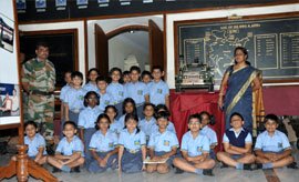 time school students museum visit